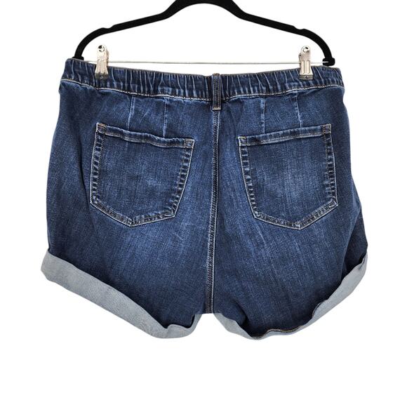 Torrid 3.5 Inch Pull On Weekend Super Soft Mid Rise Denim Shorts Size 2X - Picture 6 of 7